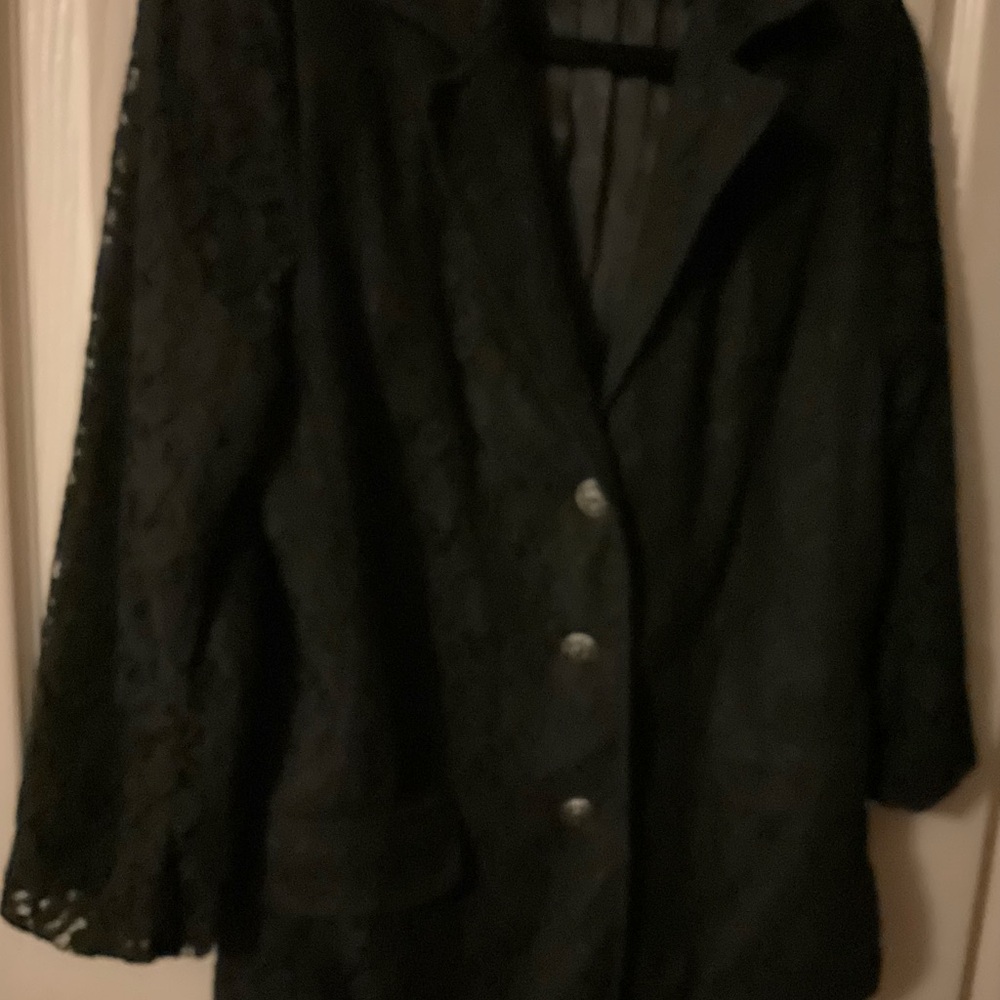 LACE BLAZER